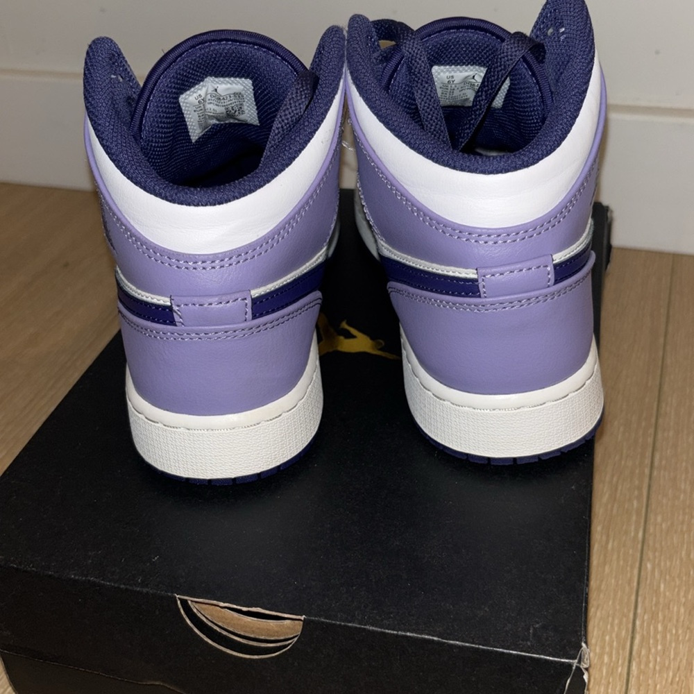 Excellent (USED) Condition Air Jordan 1 Mid Sky J Purple - Picture 4 of 11